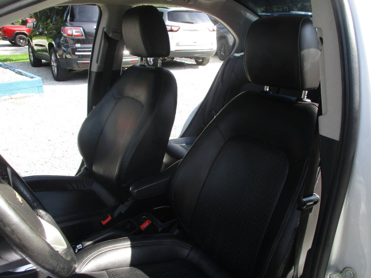 Used 2018 Chevrolet Sonic Premier FWD image 16