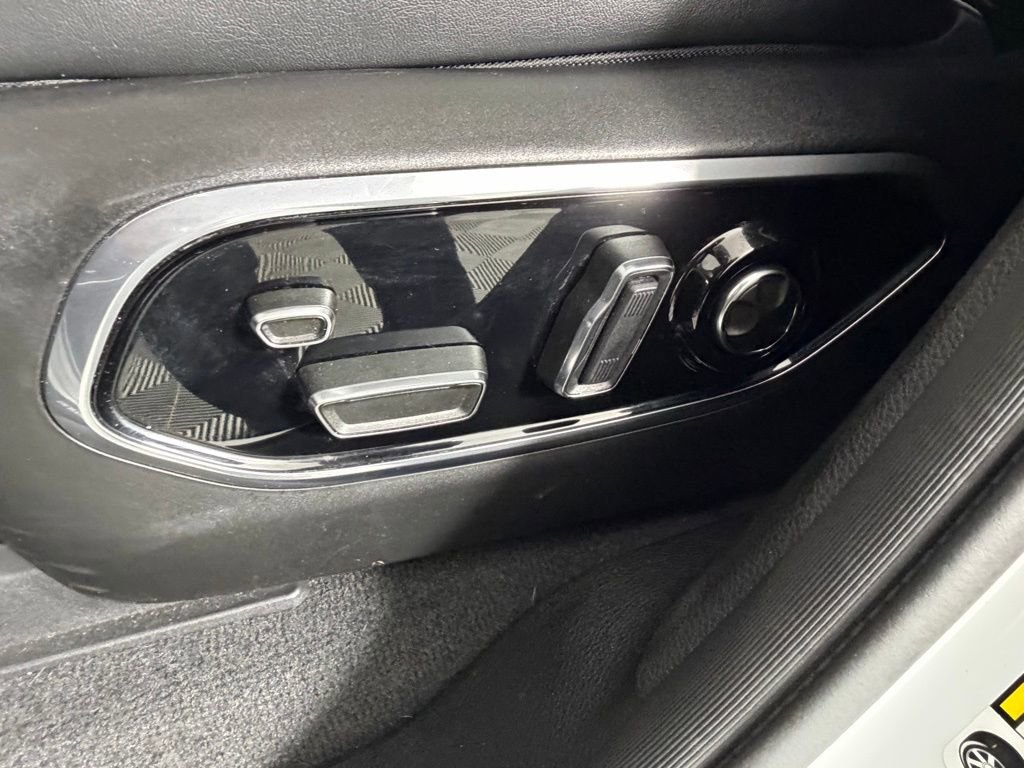 Used 2023 Jeep Grand Cherokee L Summit w/ Luxury Tech Group V image 23