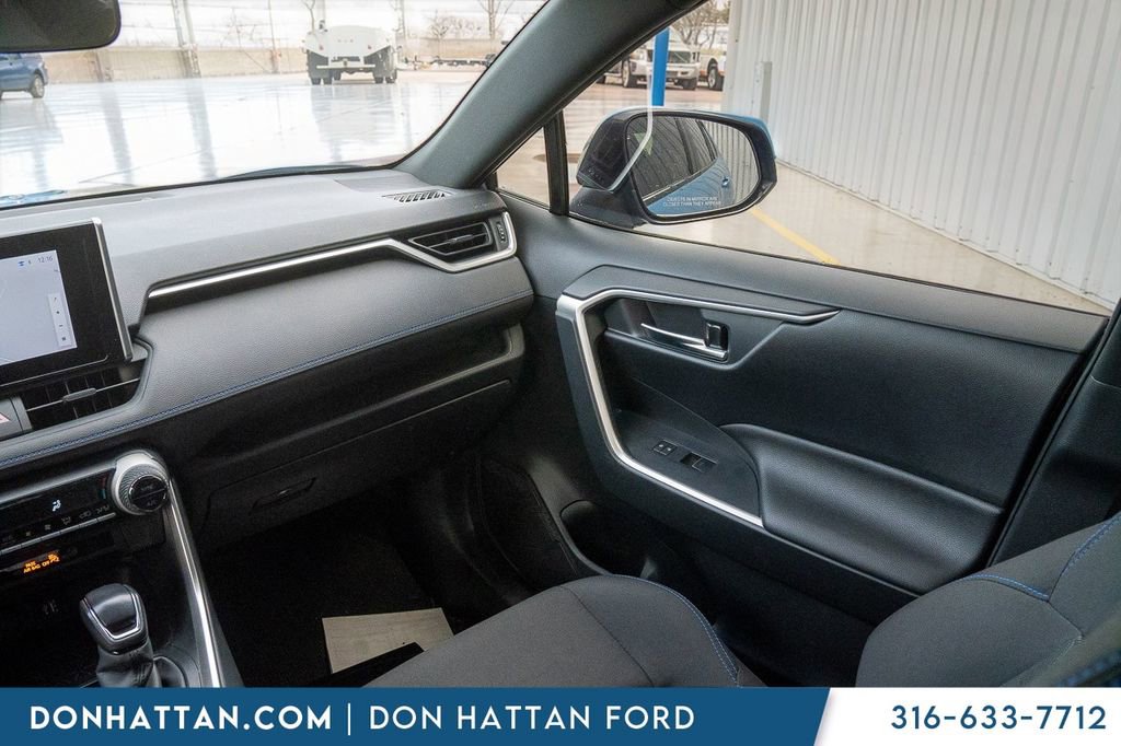 Used 2024 Toyota RAV4 SE image 13