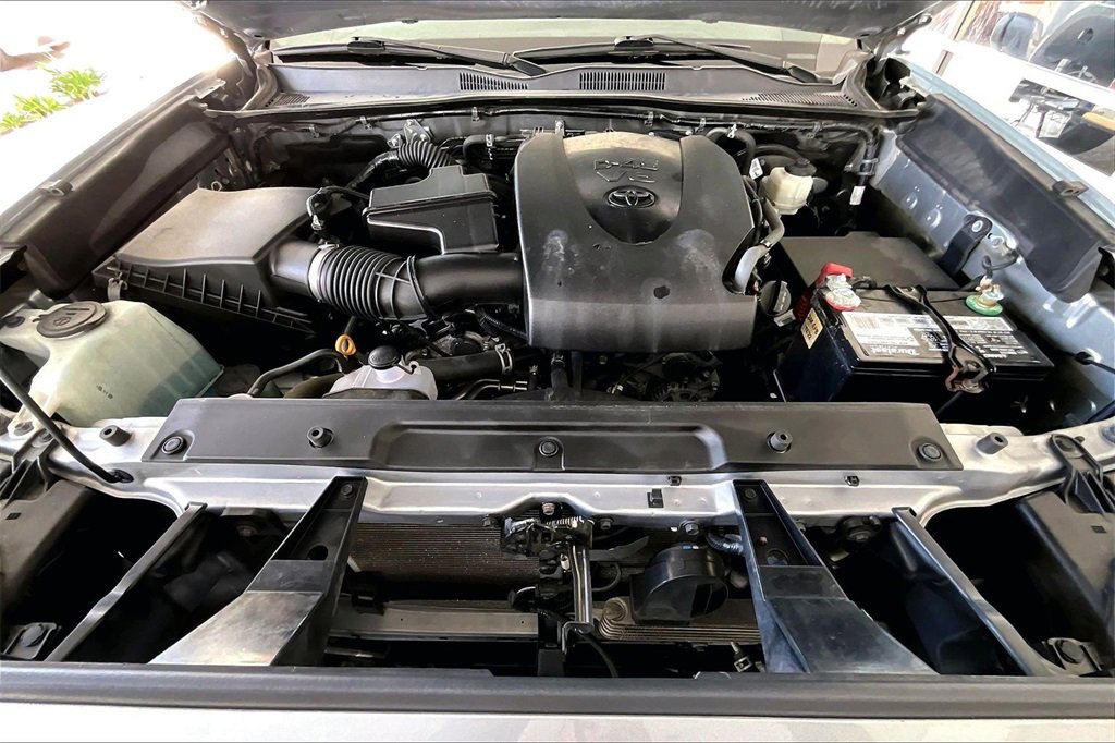 Used 2020 Toyota Tacoma TRD Sport image 31