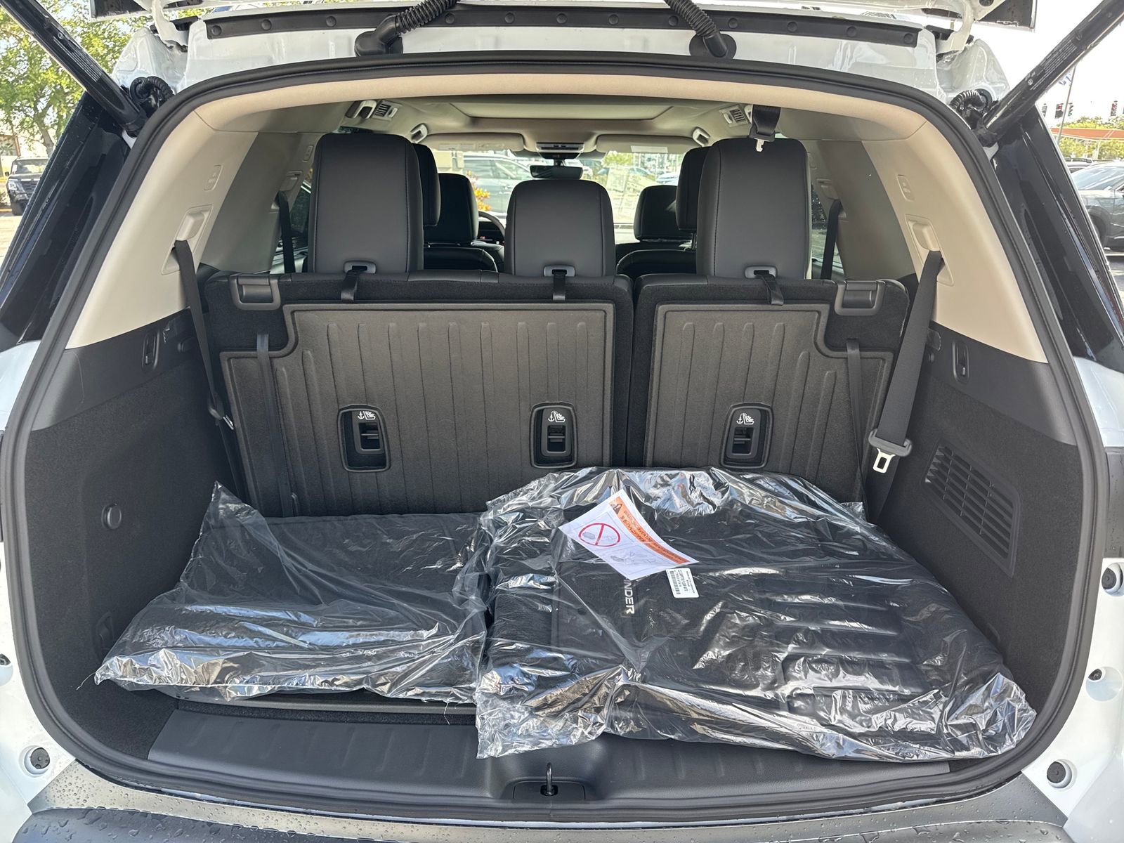 New 2026 Nissan Pathfinder SL FWD image 33