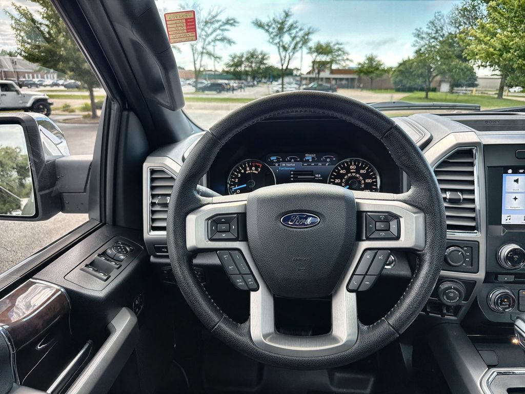 Used 2016 Ford F150 Platinum w/ Equipment Group 701A Luxury AWD/4WD image 11