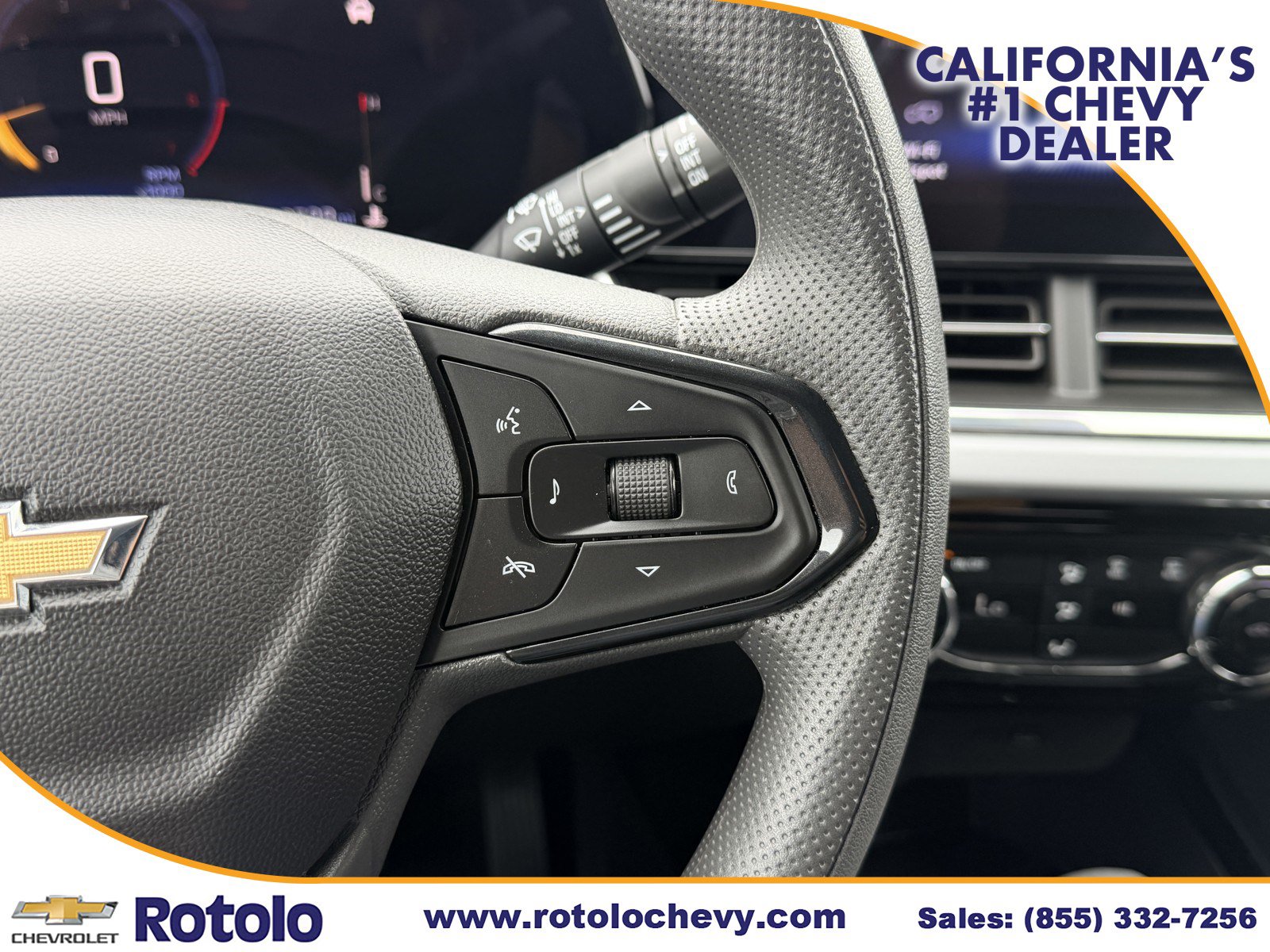 Used 2025 Chevrolet Trax LT FWD image 22