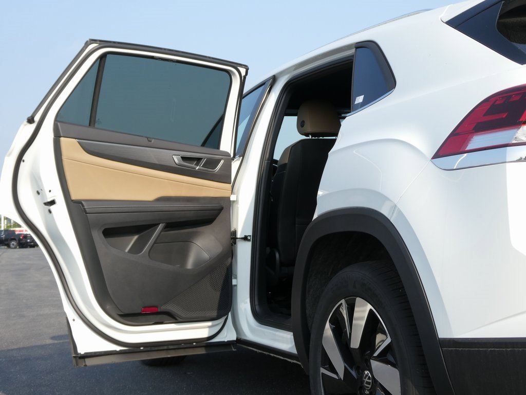 New 2025 Volkswagen Atlas Cross Sport SE image 34