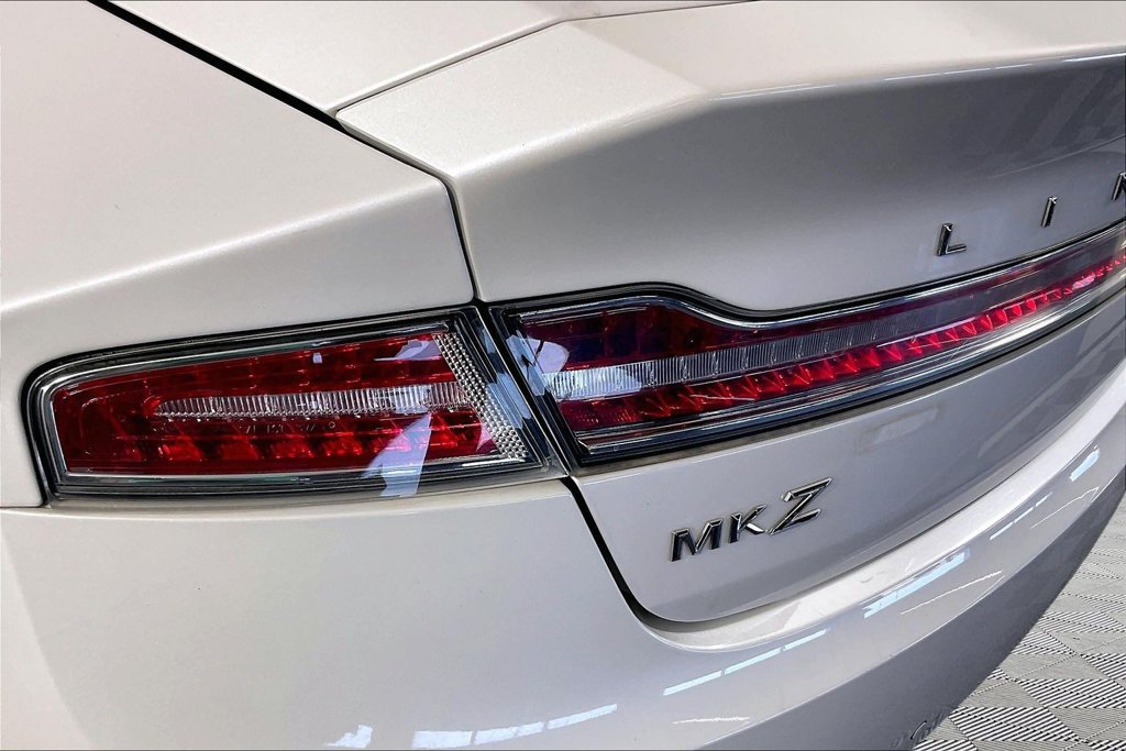 Used 2016 Lincoln MKZ w/ Equipment Group 200A Select FWD image 19