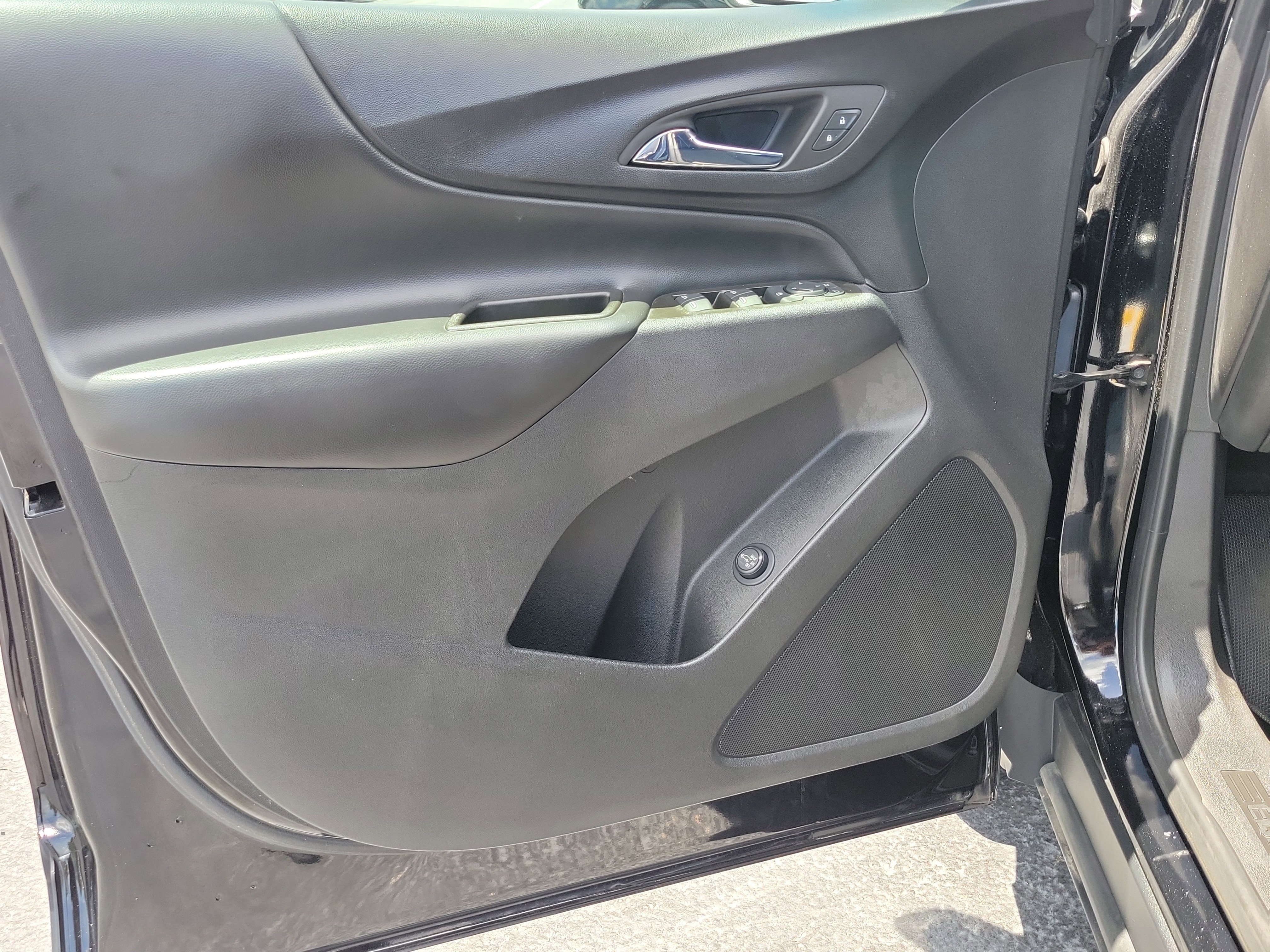 Used 2022 Chevrolet Equinox LT FWD image 19