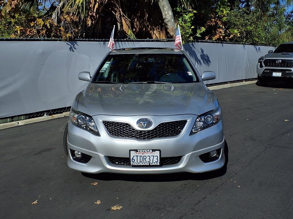 Used 2011 Toyota Camry SE image 2