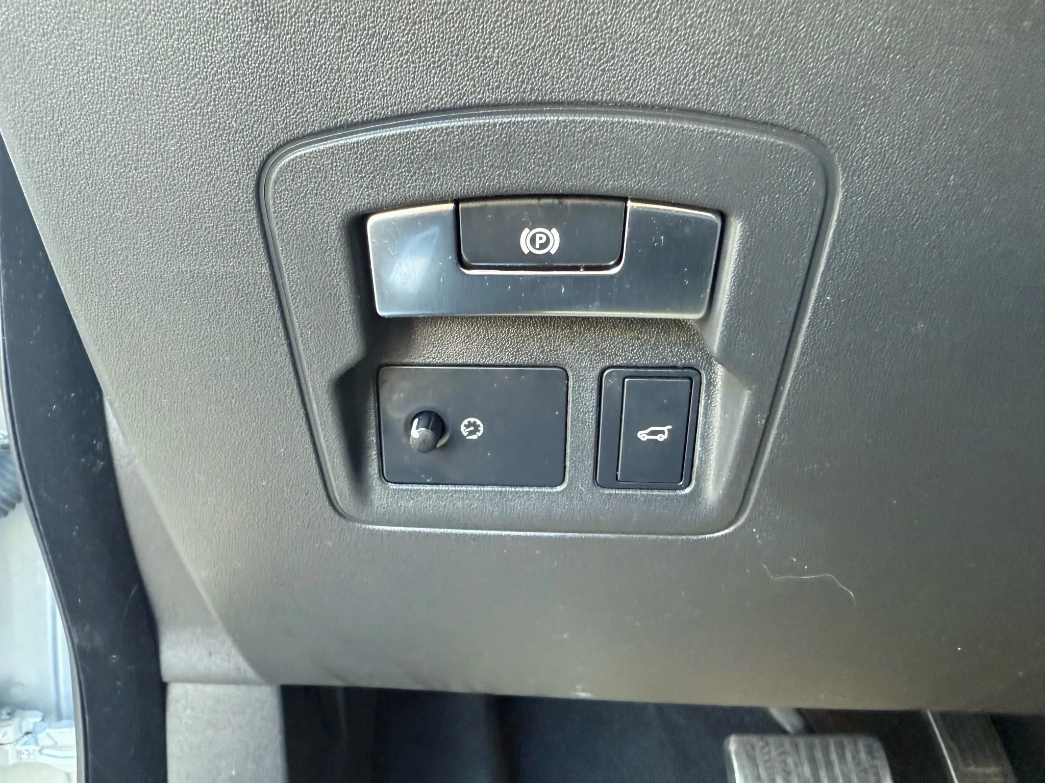 Used 2018 Land Rover Range Rover Velar R-Dynamic SE image 26