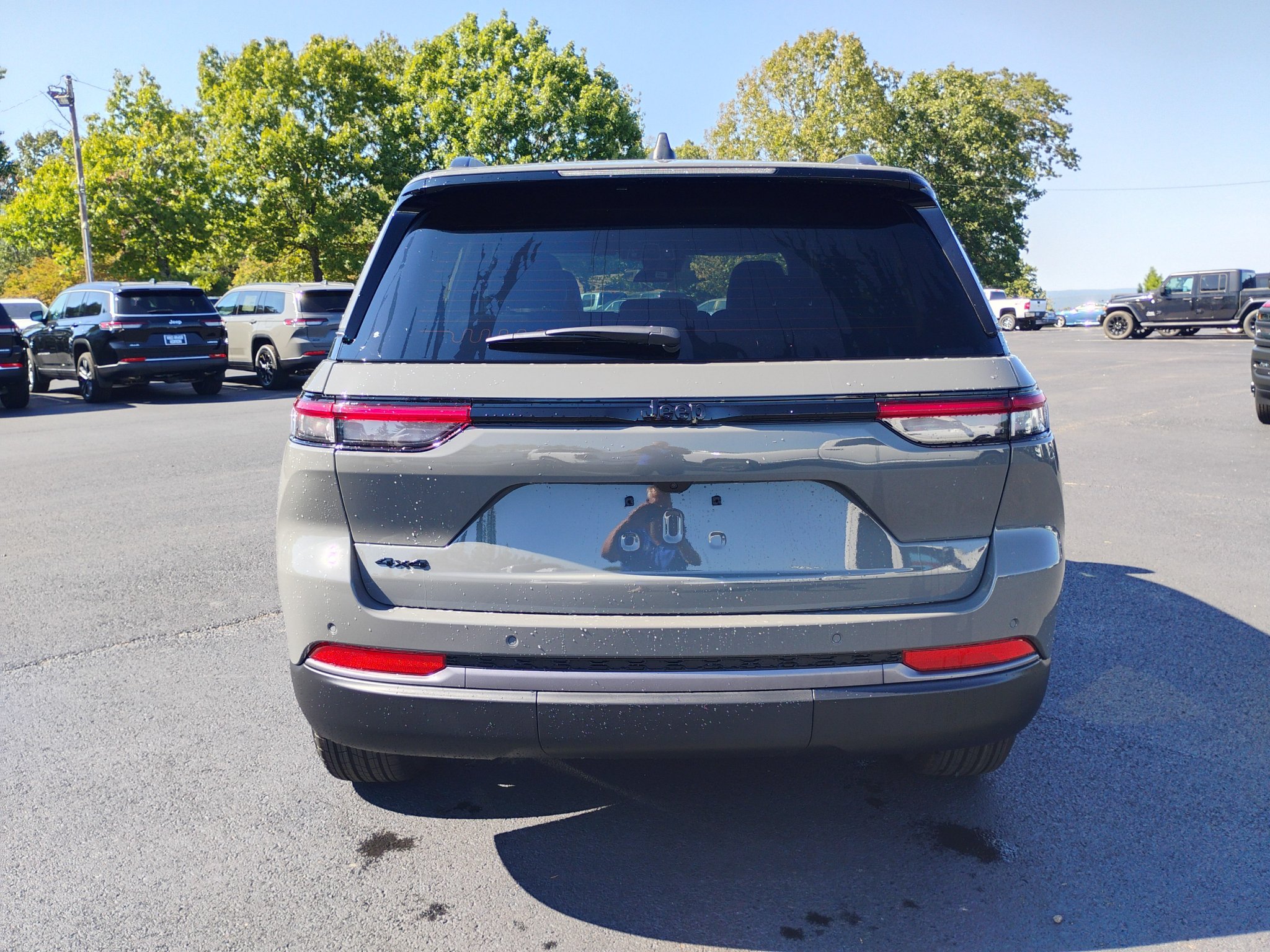 New 2027 Jeep Grand Cherokee Altitude AWD/4WD image 6