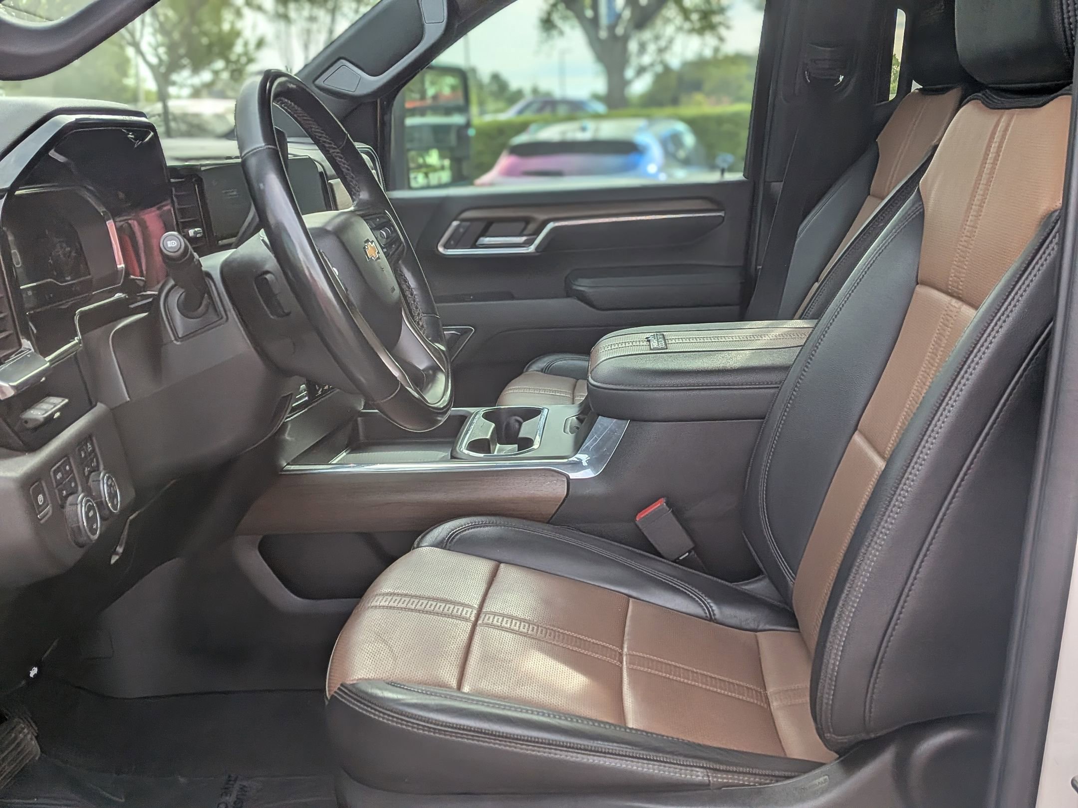 Certified 2024 Chevrolet Silverado 2500 High Country w/ High Country Premium Package AWD/4WD image 16