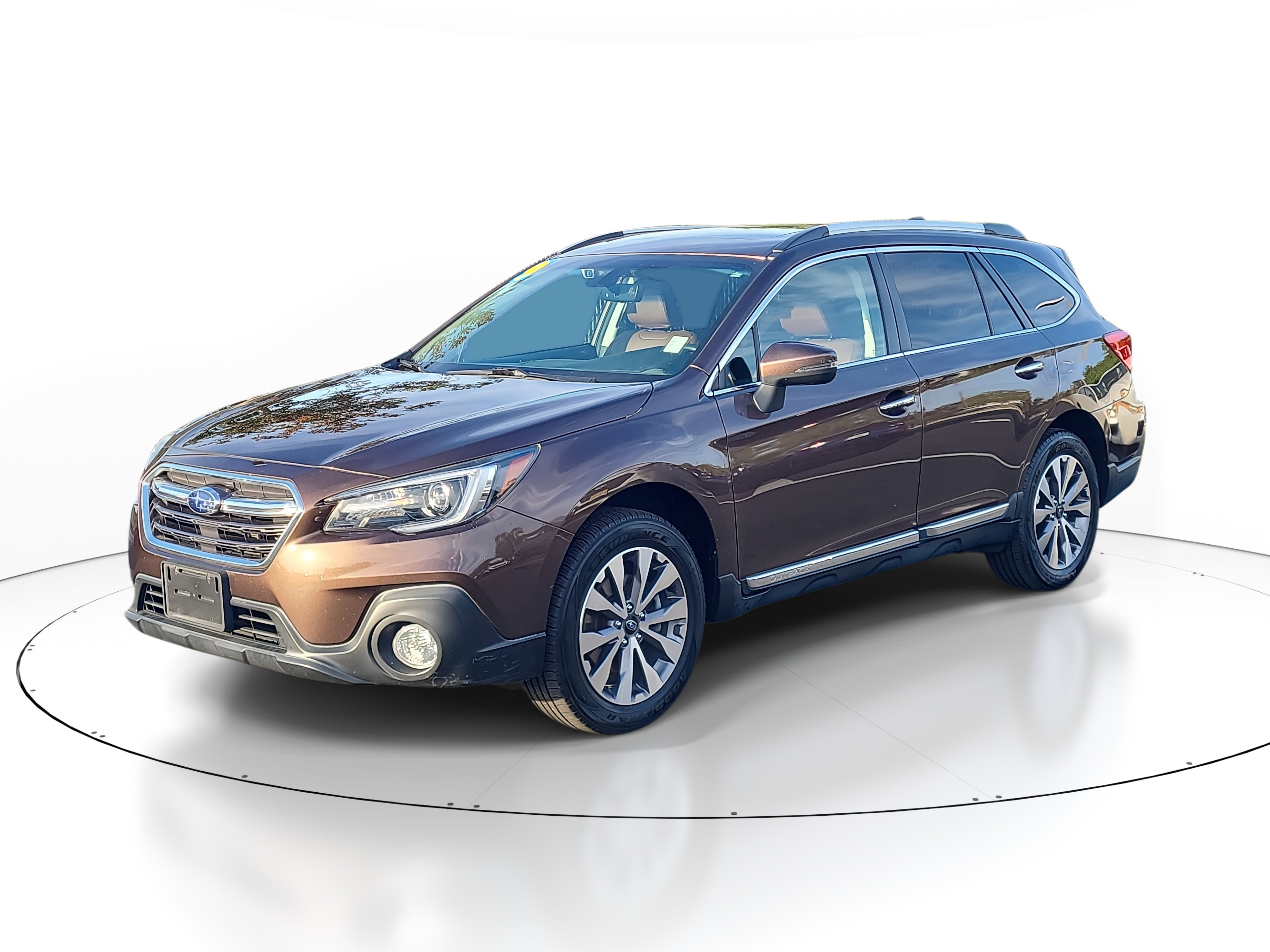 Used 2019 Subaru Outback 2.5i Touring image 2