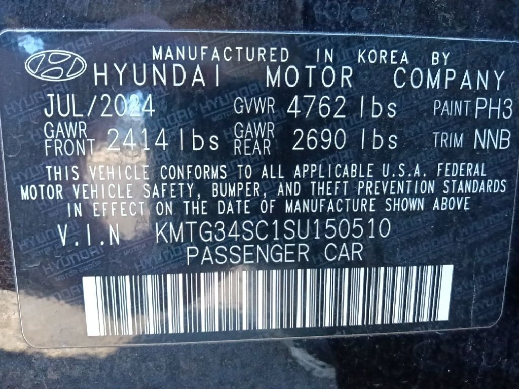 Used 2025 Genesis G70 2.5T image 35