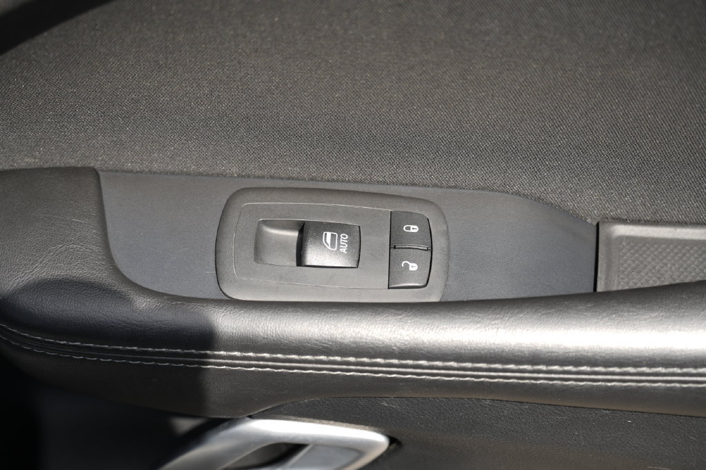 Used 2018 Dodge Challenger SXT RWD image 28