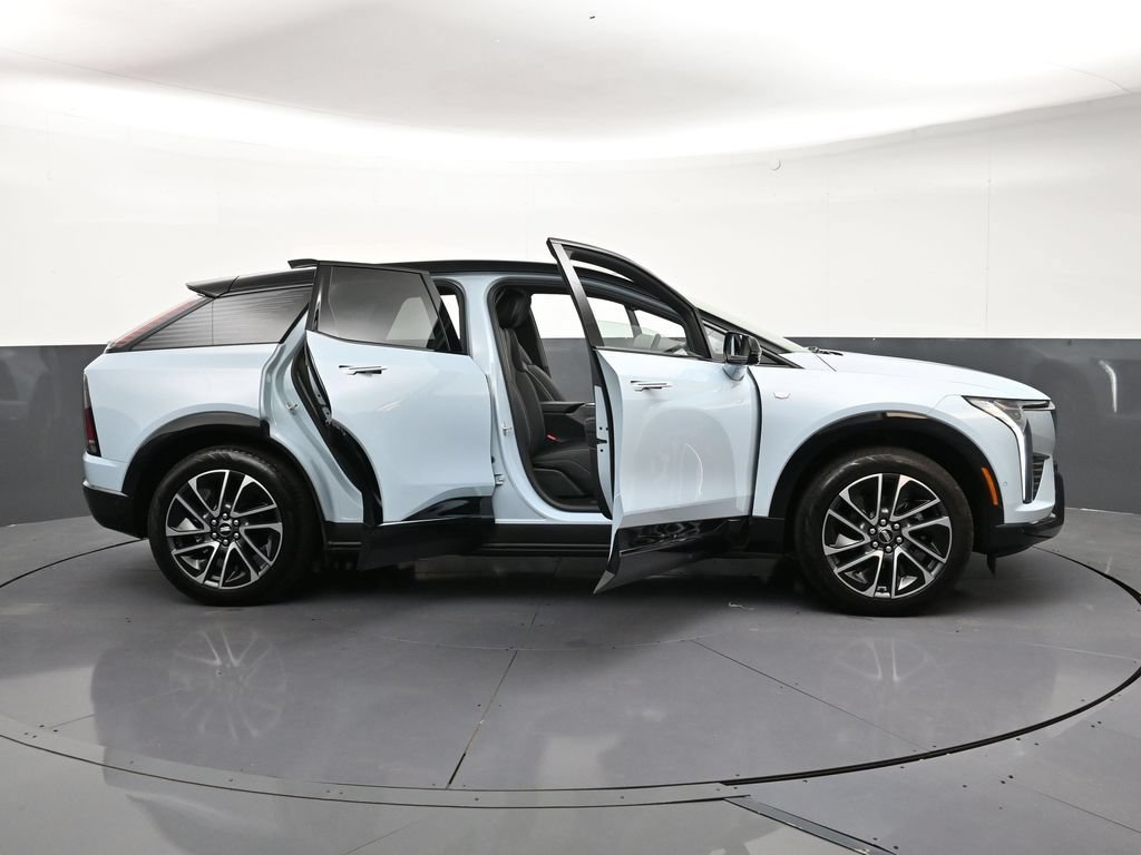 Used 2026 Cadillac Optiq Sport 1 AWD/4WD image 33