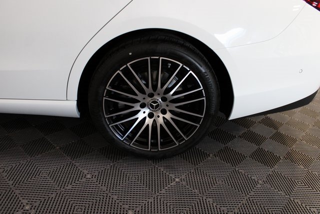 New 2025 Mercedes-Benz C 300 4MATIC Sedan image 9