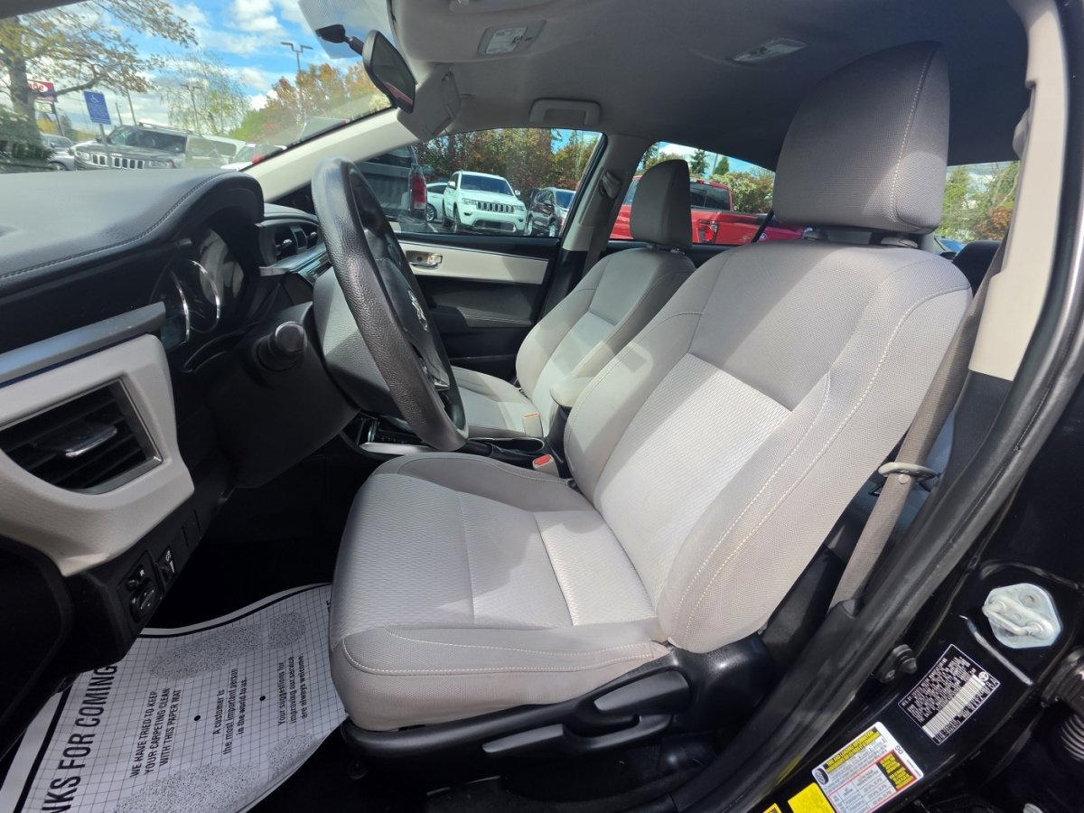 Used 2016 Toyota Corolla LE FWD image 16