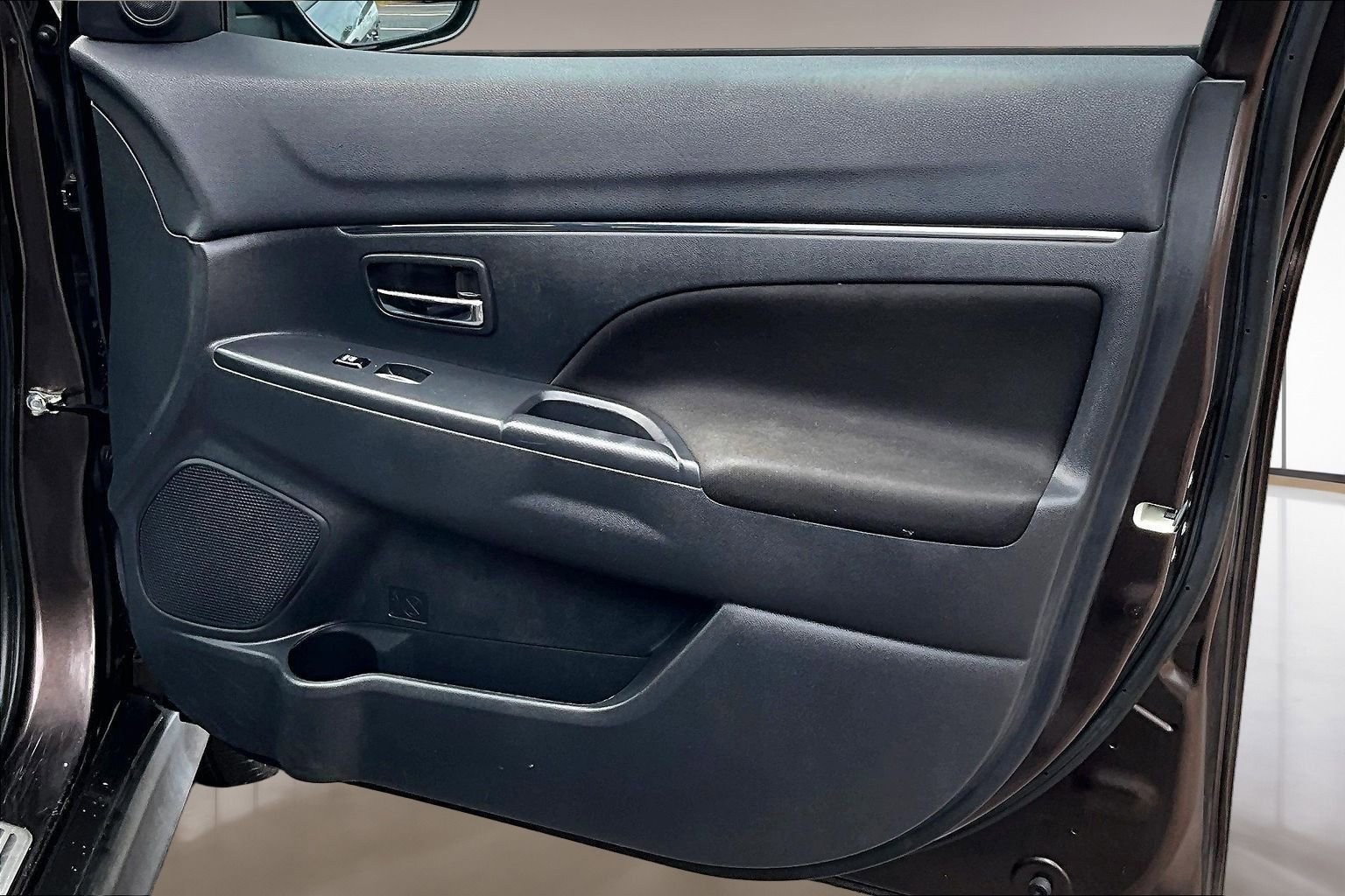 Used 2020 Mitsubishi Outlander Sport ES FWD image 28