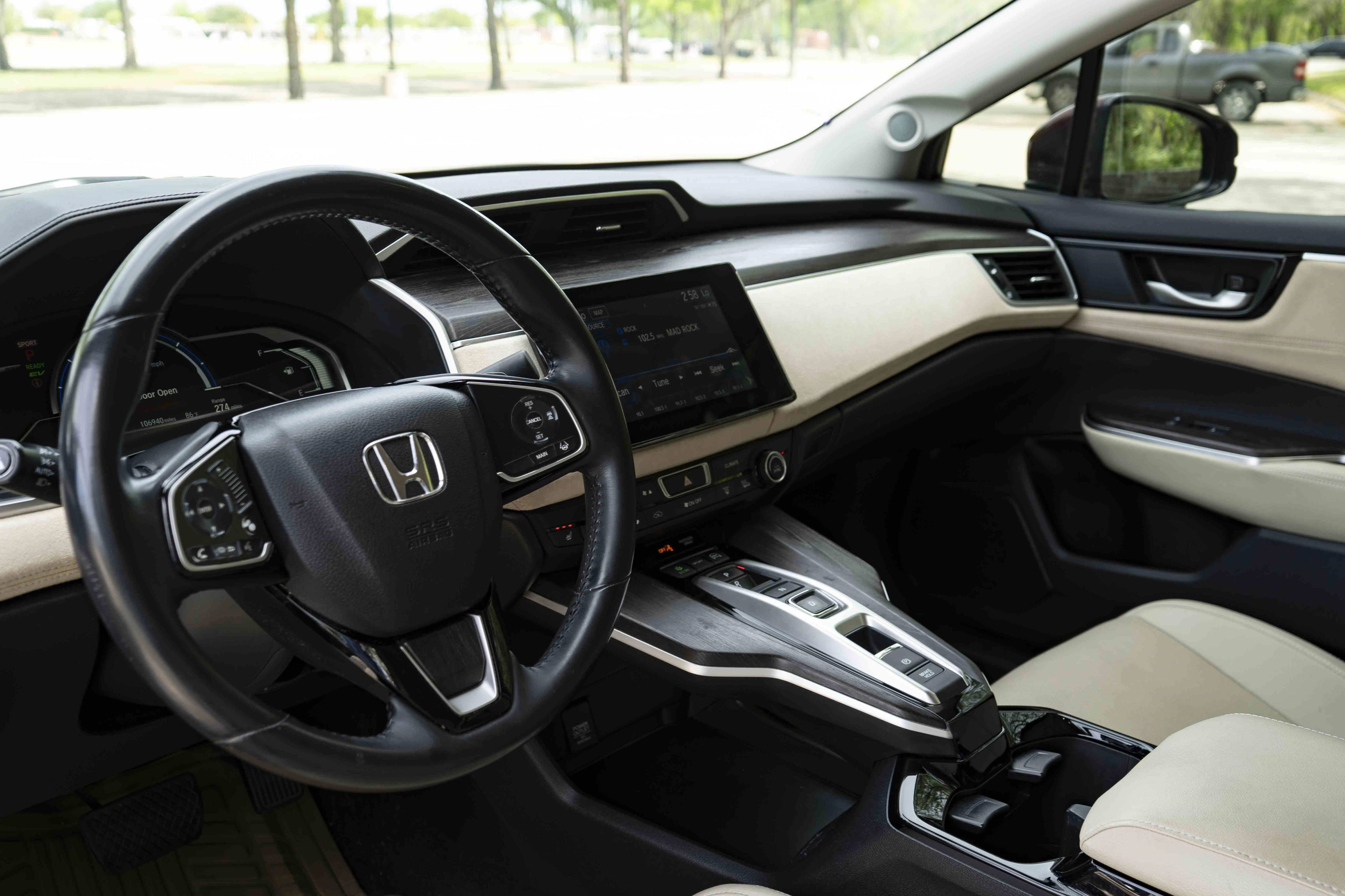Used 2018 Honda Clarity Touring image 16