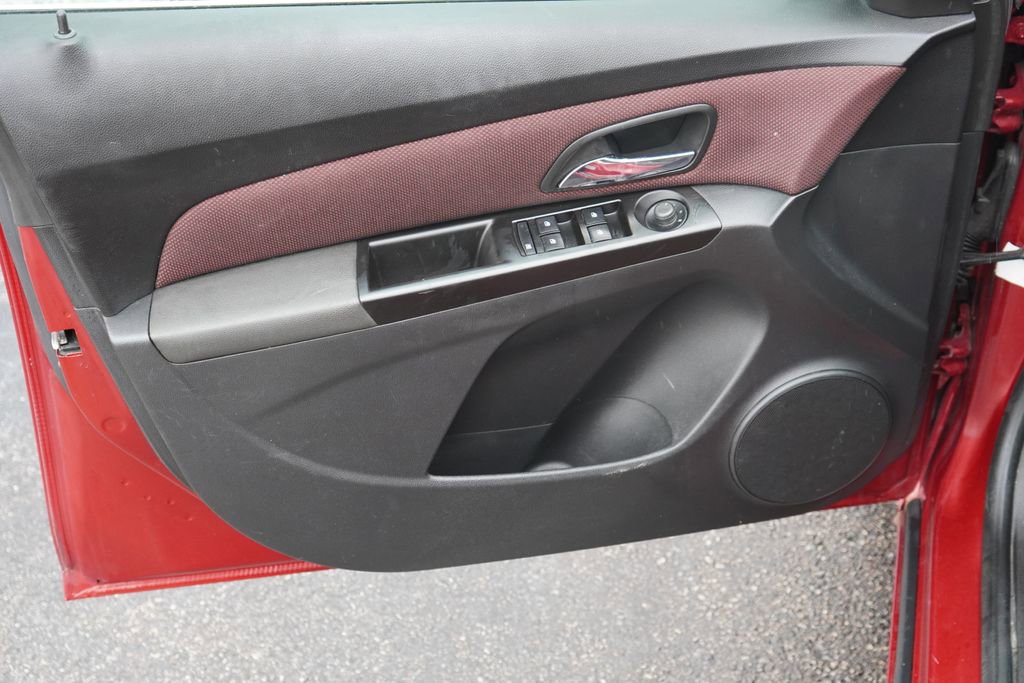 Used 2014 Chevrolet Cruze LT FWD image 10