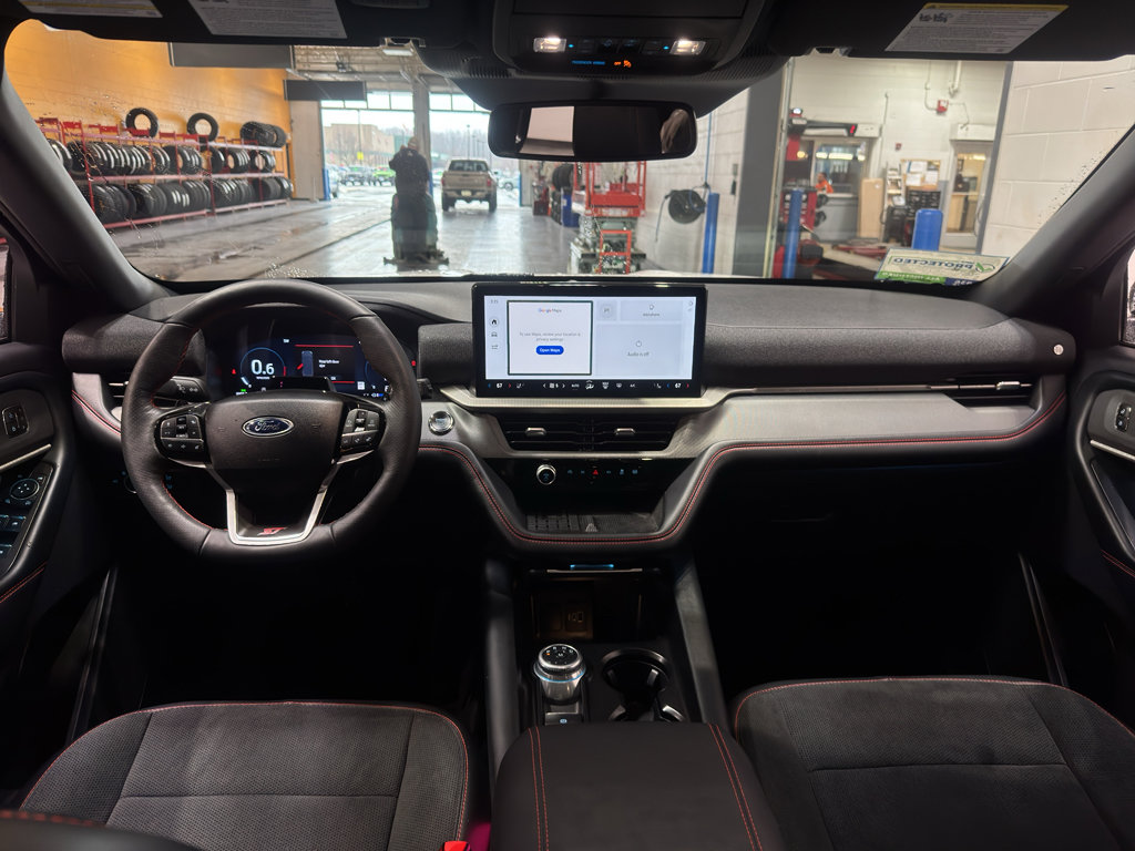 Used 2025 Ford Explorer ST image 14