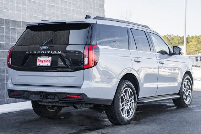 Used 2025 Ford Expedition Active image 7