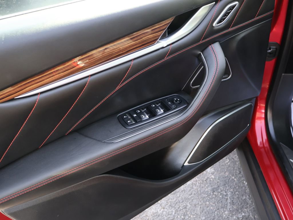 Used 2020 Maserati Levante GranLusso image 20