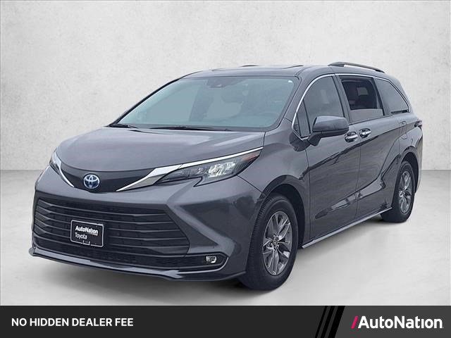 Certified 2025 Toyota Sienna XLE w/ XLE Plus Package FWD image 1