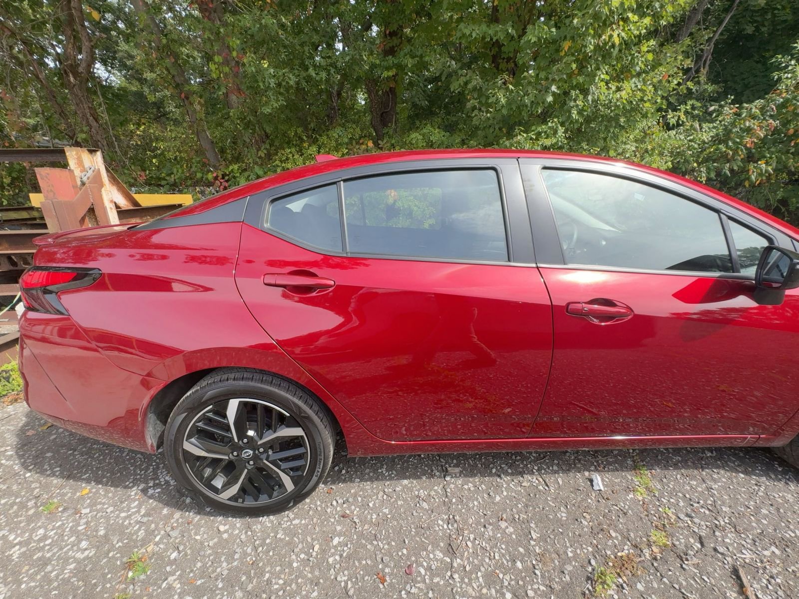 Used 2024 Nissan Versa SR image 8