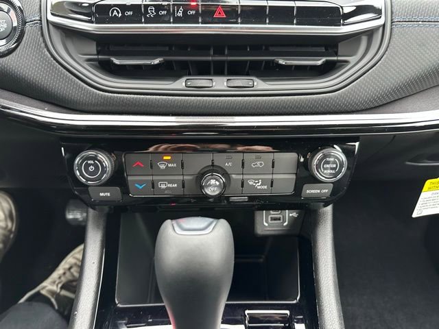 New 2026 Jeep Compass Latitude AWD/4WD image 33