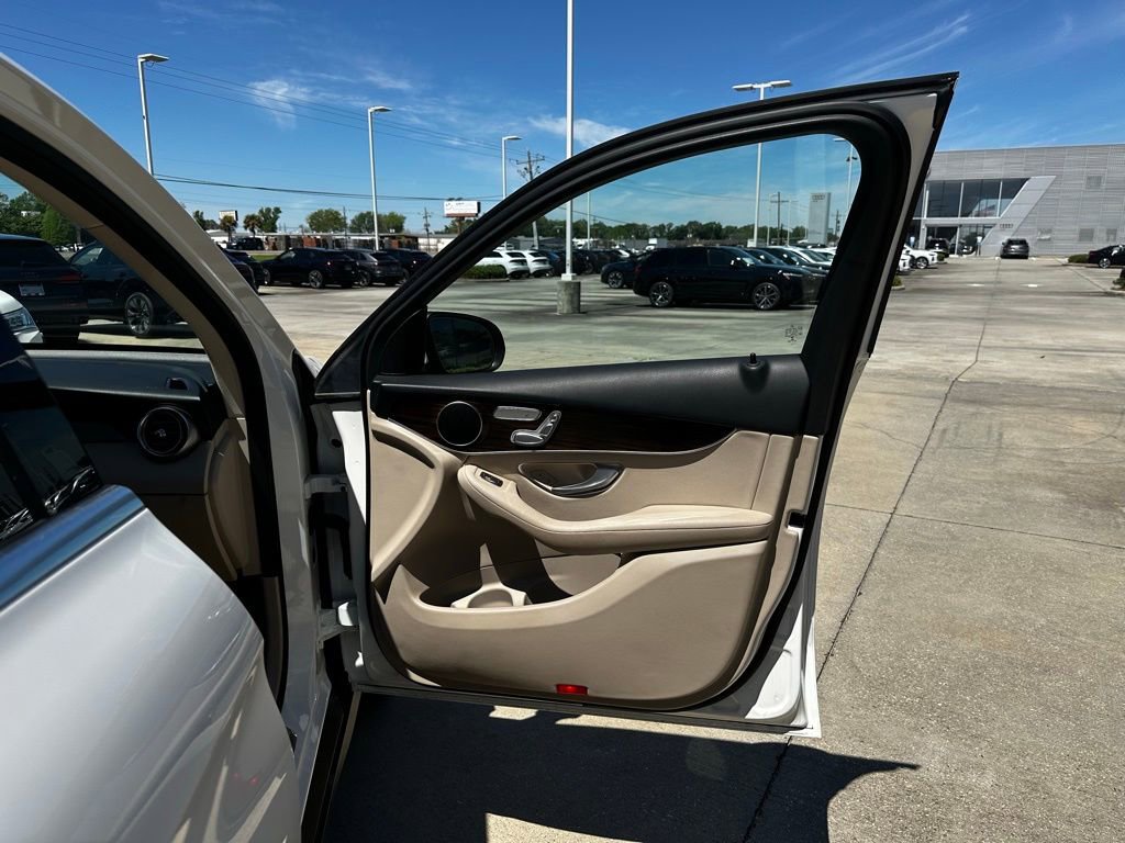 Used 2022 Mercedes-Benz GLC 300 4MATIC image 30