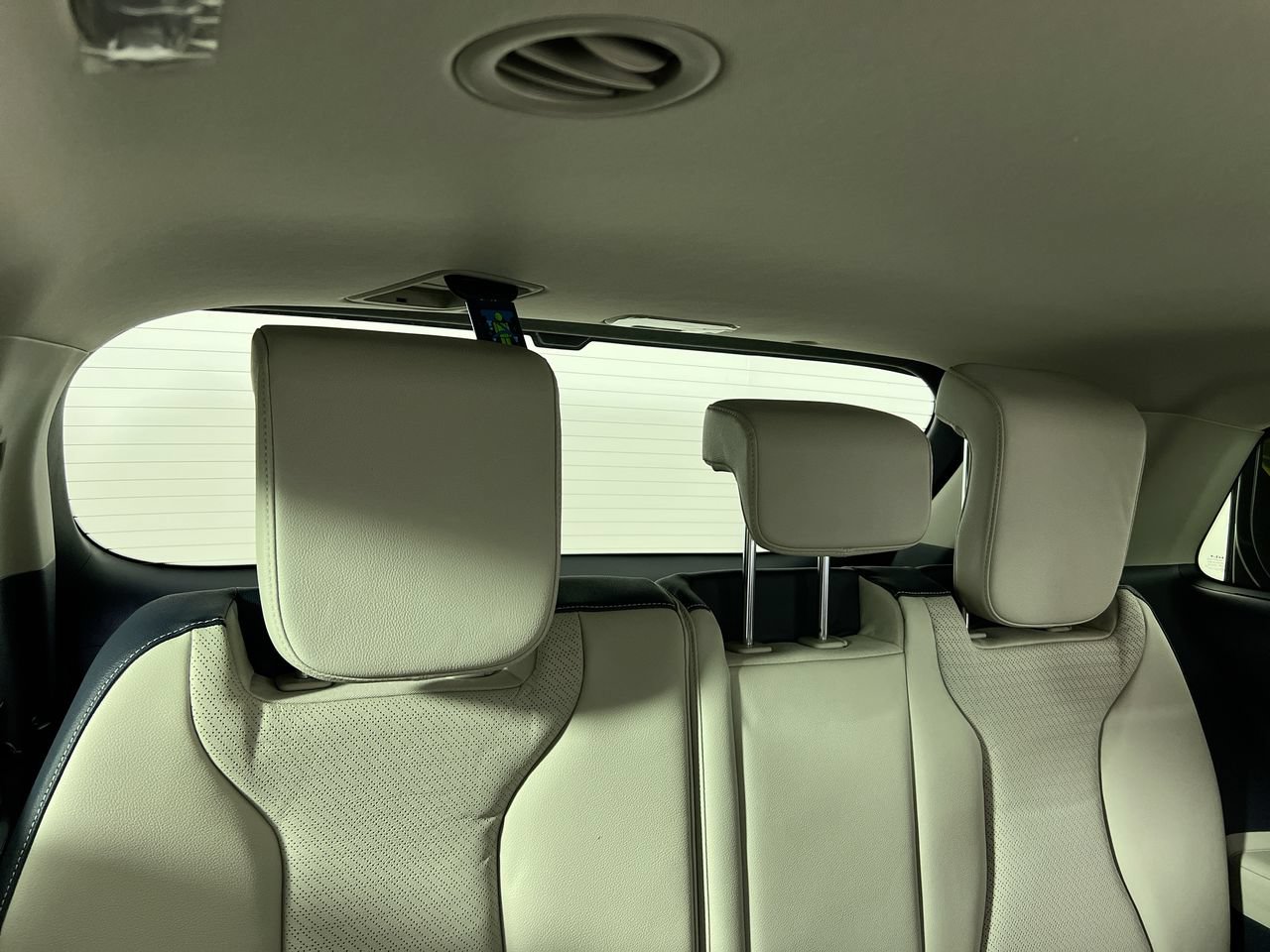 Certified 2025 Kia Carnival SX Prestige FWD image 29