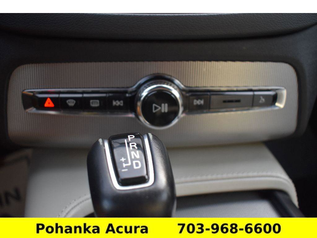 Used 2020 Volvo XC90 T6 R-Design image 17