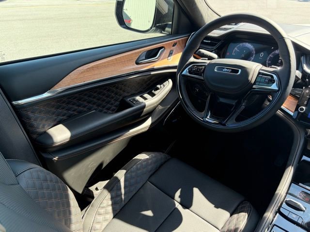 New 2026 Jeep Grand Cherokee L Summit w/ Advanced Protech Group IV AWD/4WD image 36