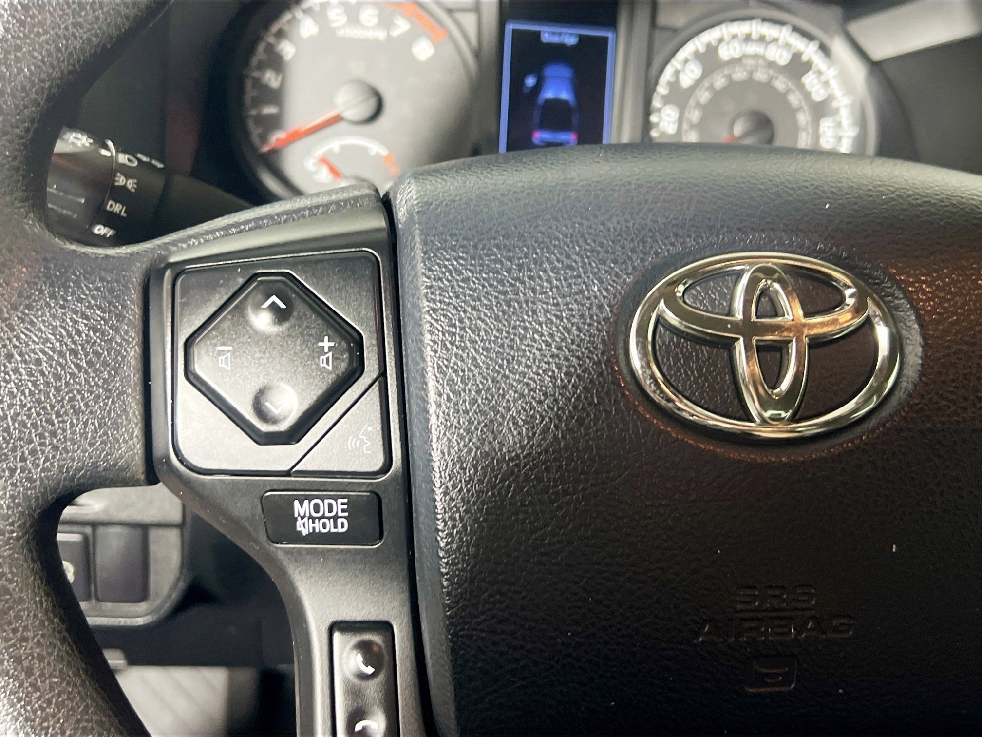 Used 2018 Toyota Tacoma SR RWD image 18