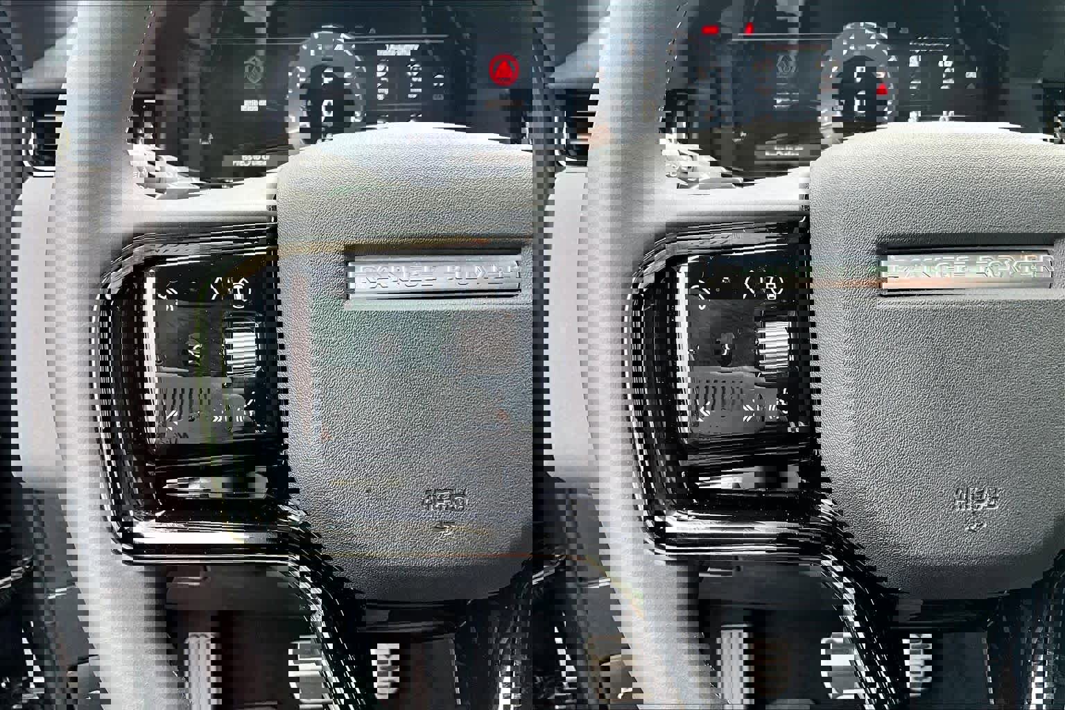 Used 2024 Land Rover Range Rover Evoque Dynamic SE image 46