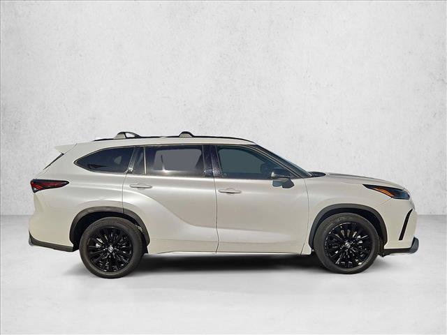 Used 2024 Toyota Highlander XSE AWD/4WD image 4