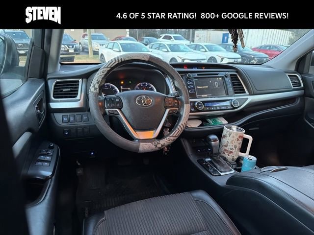 Used 2019 Toyota Highlander Plus image 11