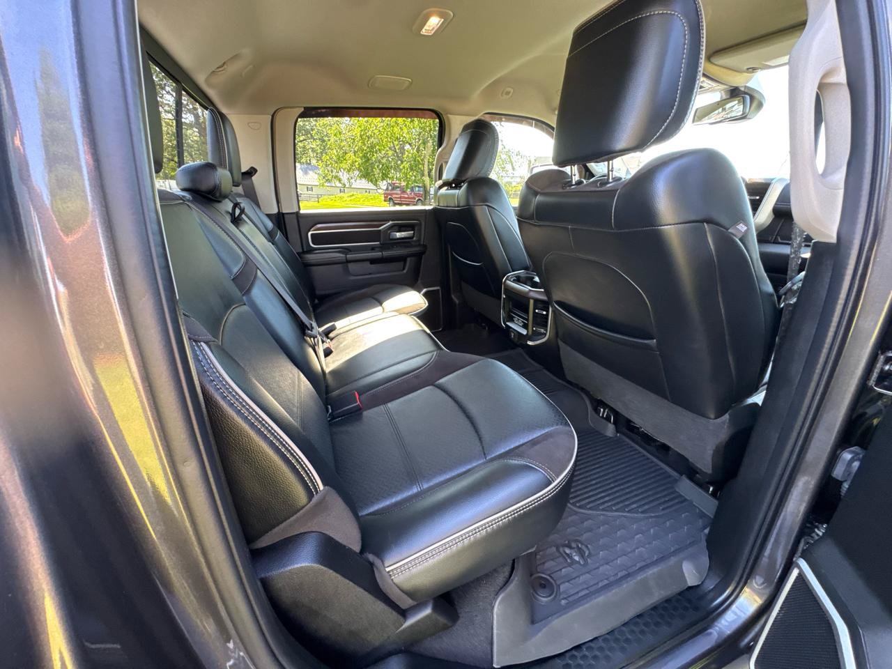 Used 2023 RAM 3500 Laramie AWD/4WD image 13