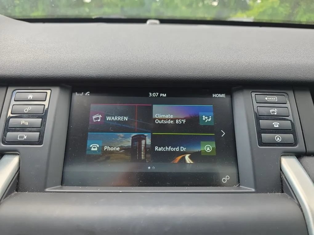 Used 2019 Land Rover Discovery Sport HSE AWD/4WD image 28