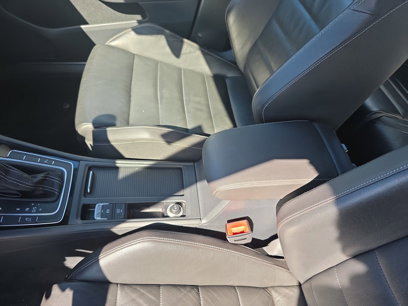 Used 2016 Volkswagen Golf 4-Door image 15