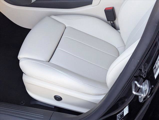 Used 2026 Mercedes-Benz CLA 250 image 4