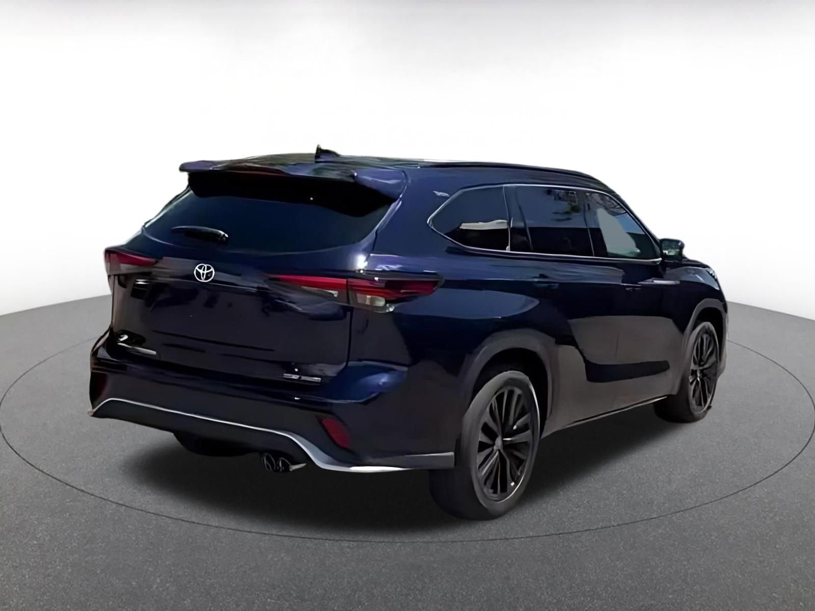 Used 2025 Toyota Highlander XSE AWD/4WD image 8