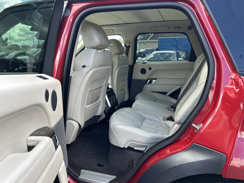 Used 2014 Land Rover Range Rover Sport HSE AWD/4WD image 10