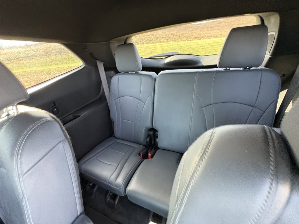 Used 2024 Buick Enclave Premium image 25