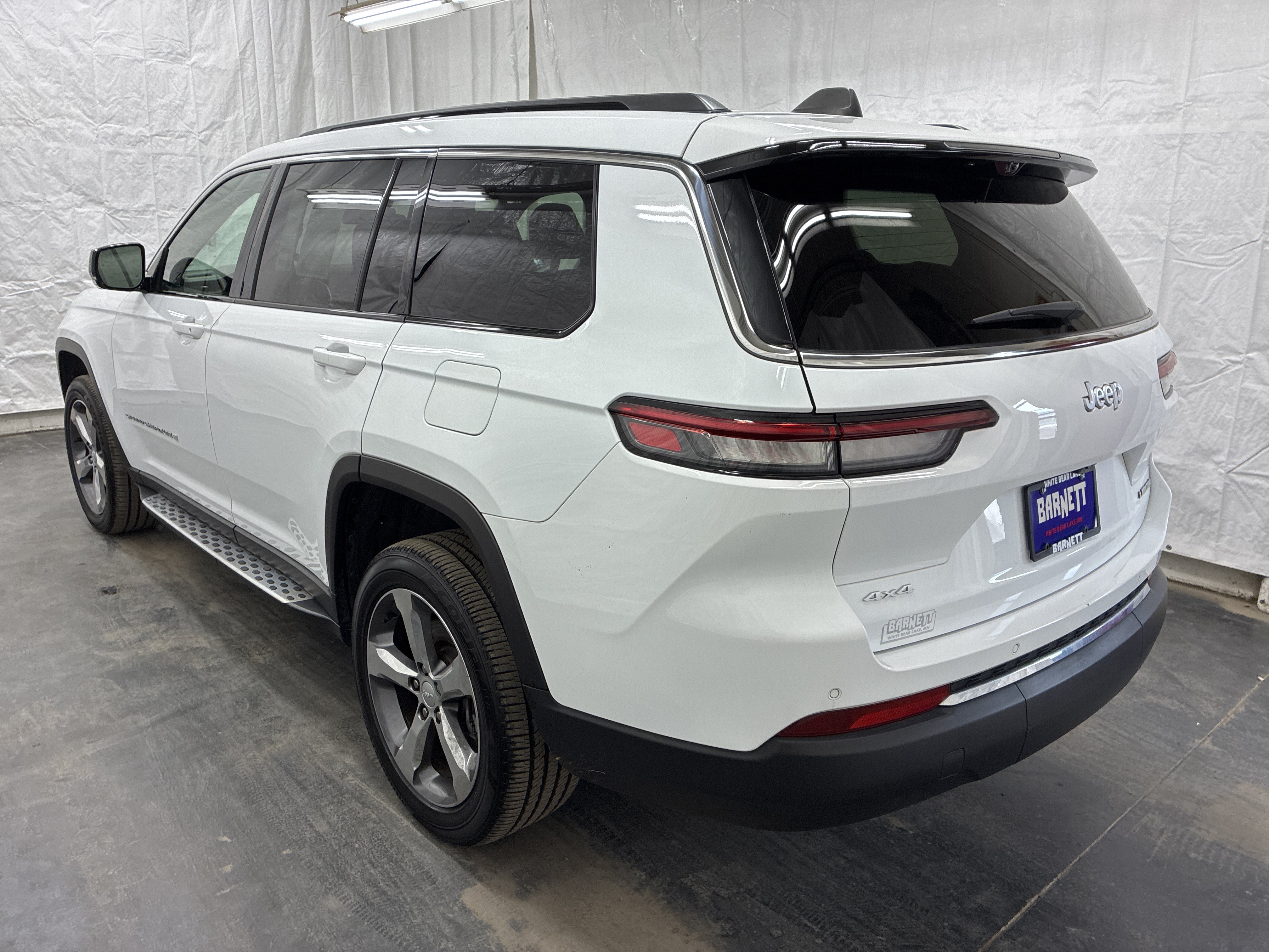 Certified 2024 Jeep Grand Cherokee L Limited w/ Luxury Tech Group II AWD/4WD image 6