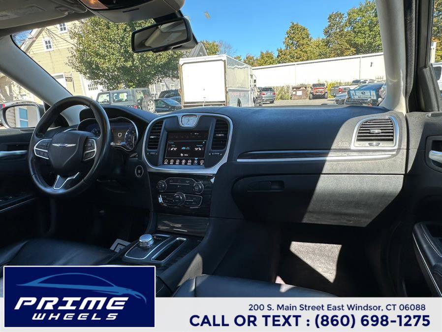 Used 2017 Chrysler 300 Limited w/ Value Package image 19