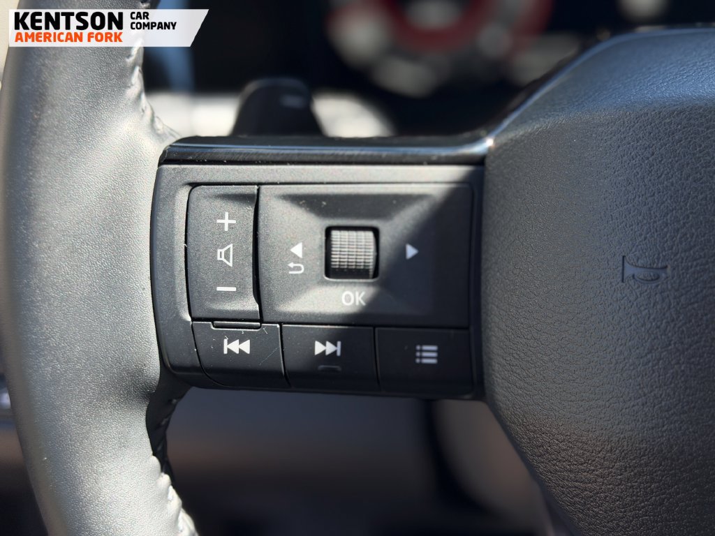 Used 2026 Nissan Pathfinder SL AWD/4WD image 16