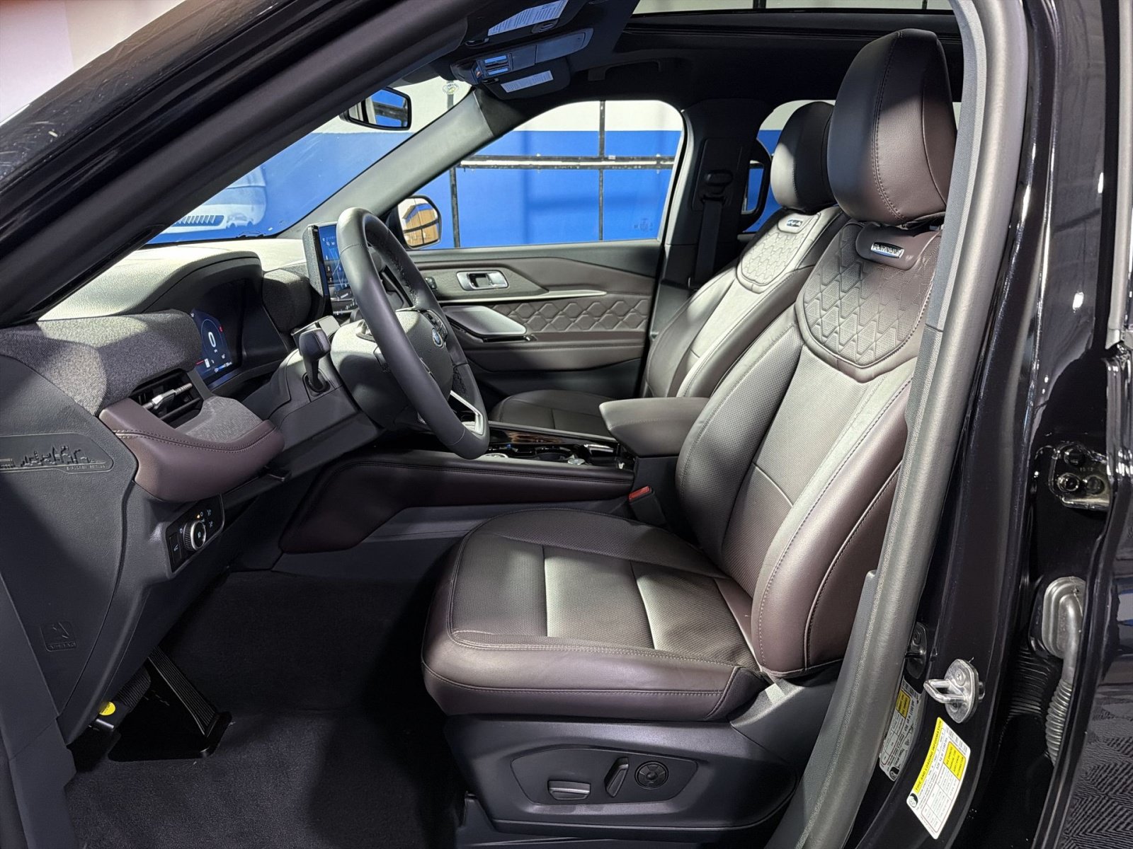 New 2026 Ford Explorer Platinum w/ LUX Leather Package AWD/4WD image 25