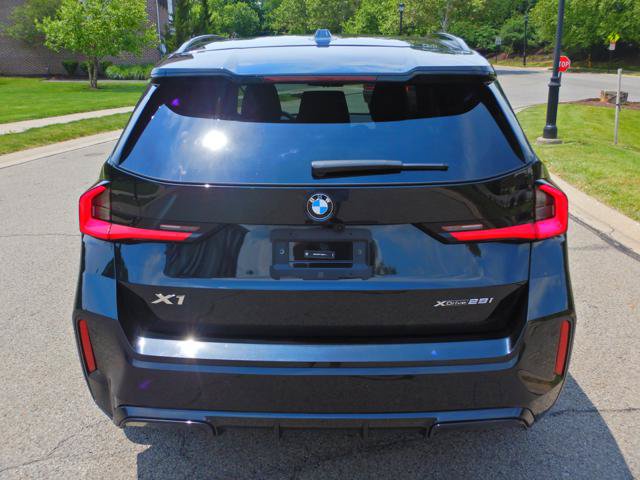 Used 2026 BMW X1 xDrive28i AWD/4WD image 9