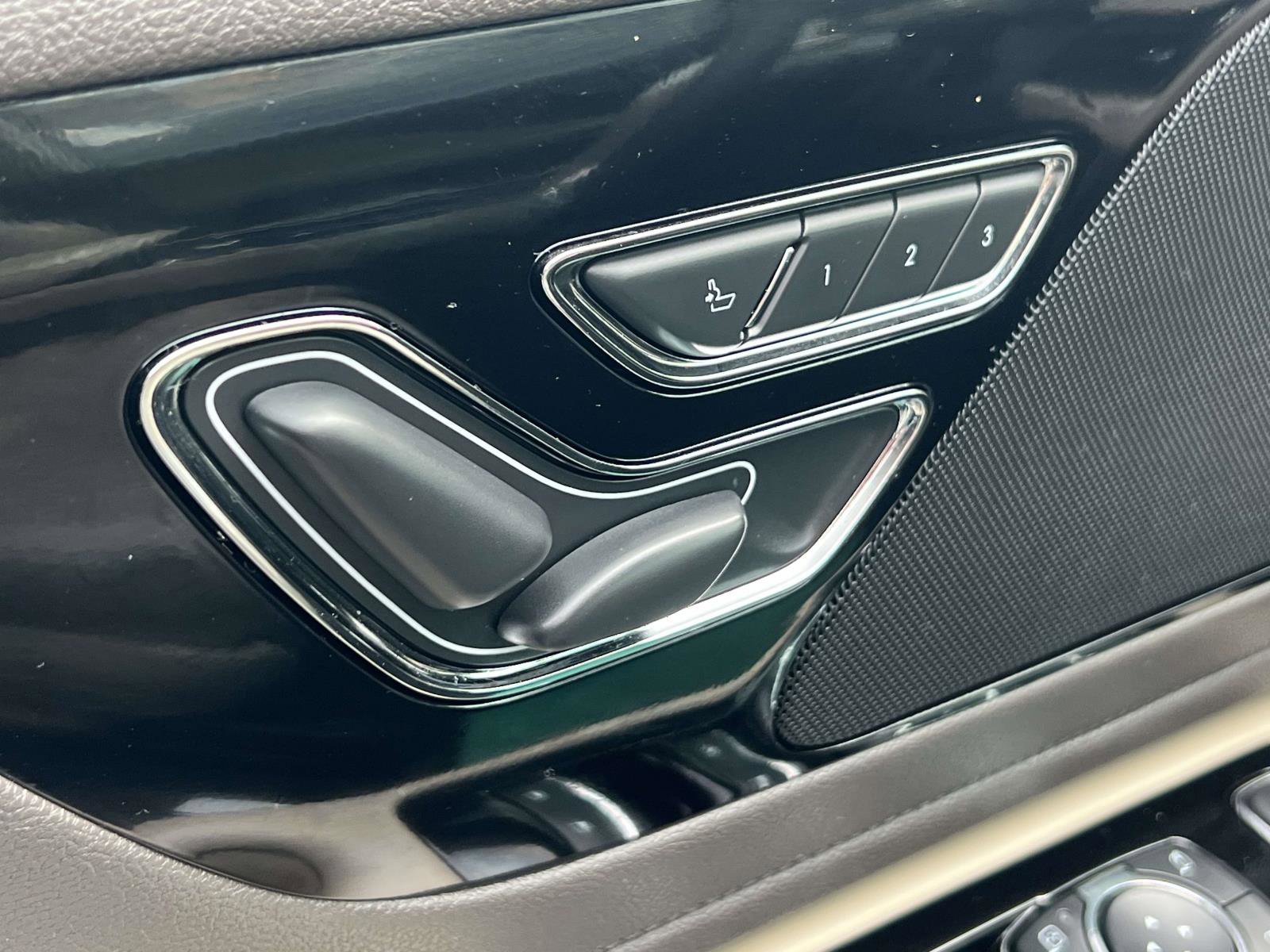 Used 2022 Lincoln Aviator Standard w/ Premium Package image 17